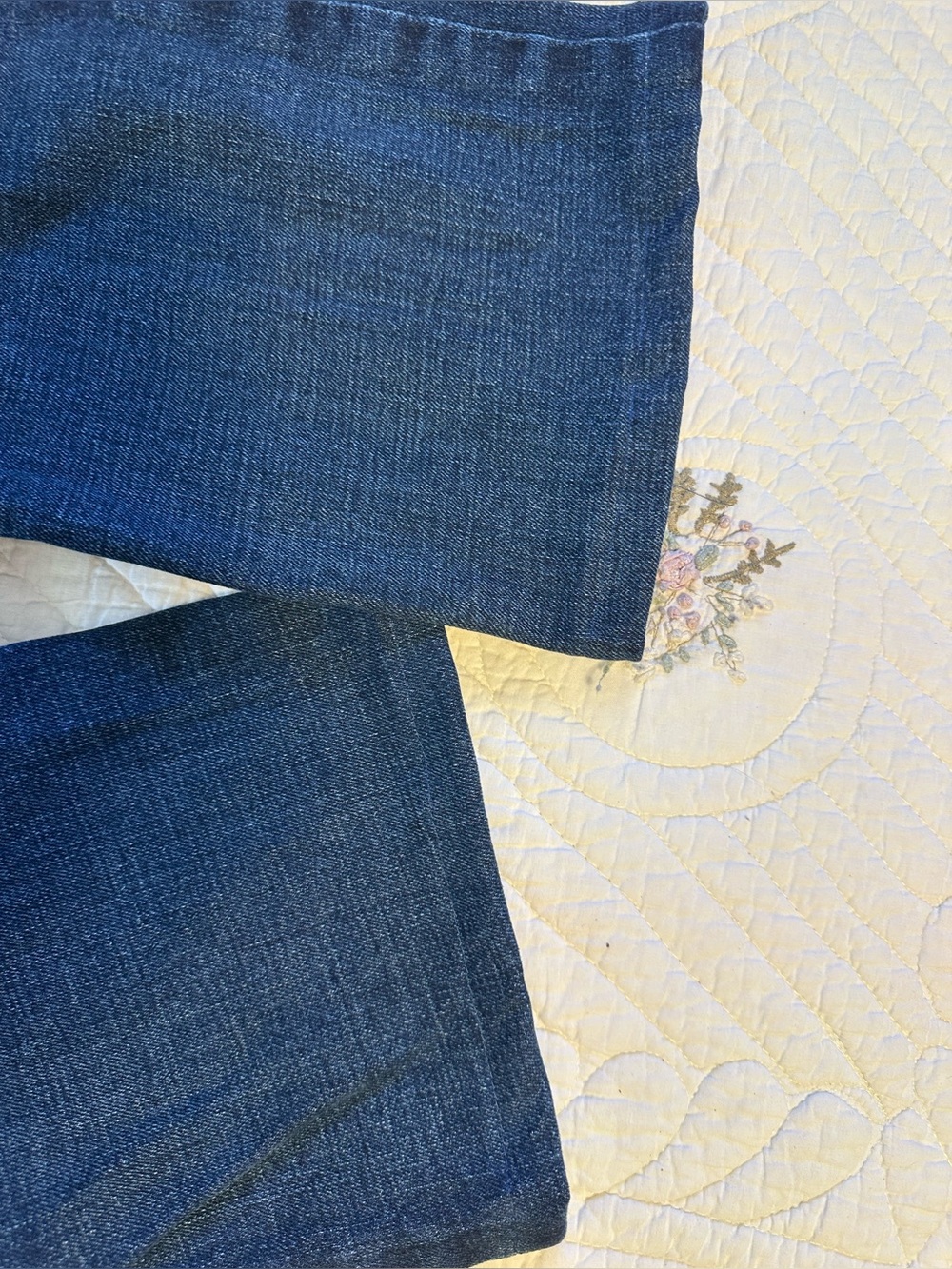 Men’s Ariat M4 Relaxed Boot Cut Jeans~(Length has been altered) - Picture 7 of 7
